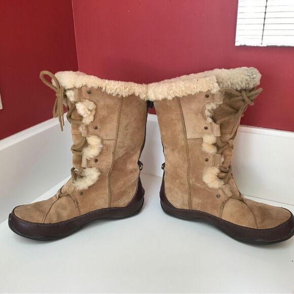 The North Face Abbey III Lace Up Suede Boots (7) - Picture 14 of 16